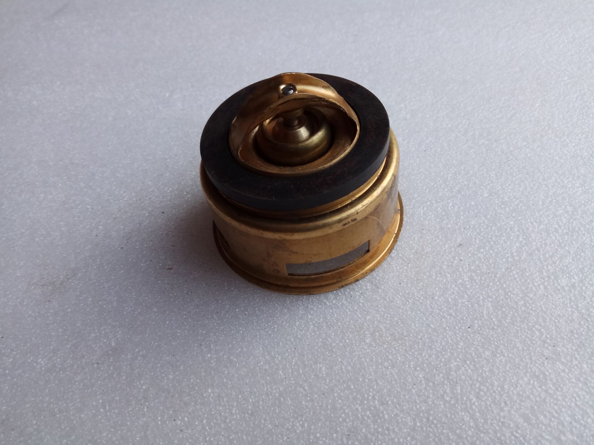 Termostat J485.13.030 z uszcze – Tractor Implement recenzja i cena